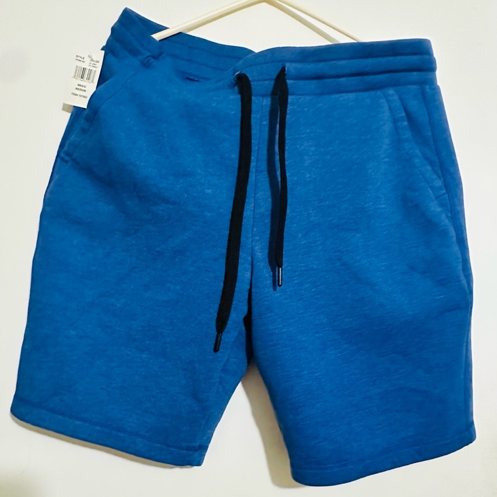2 shorts blue + gray size M new. Take the two shorts together.